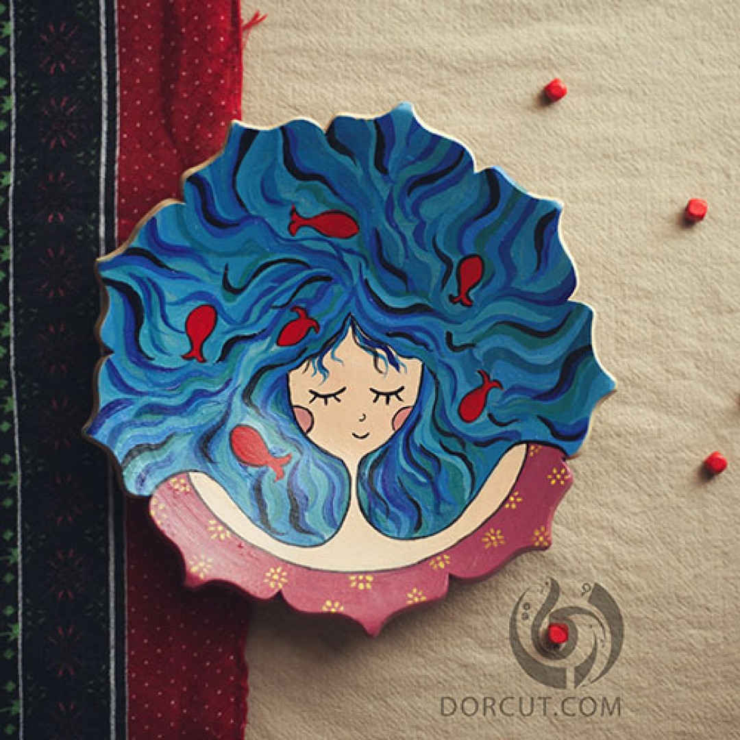 دیوارکوب دخترک و ماهی - دیوارکوب - سفالی